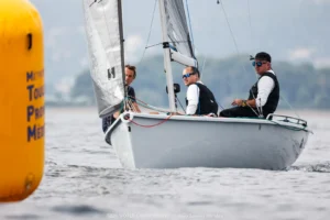 SB20 rounding a yellow mark in Hyères